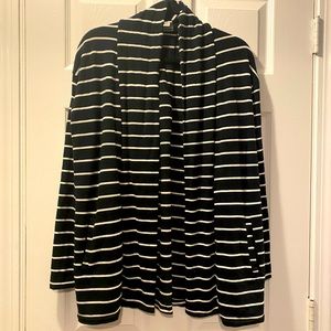 Black & white soft striped open cardigan/blazer w pockets! A new day size M.
